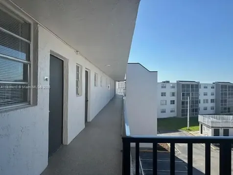 Miami FL 33183