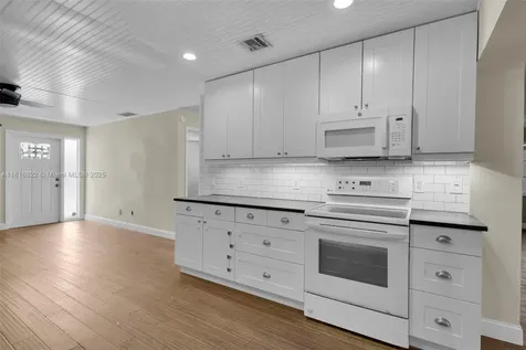 27 Robalo Court North Palm Beach FL 33408