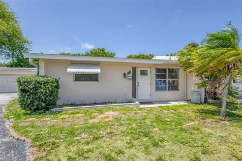 27 Robalo Court North Palm Beach FL 33408