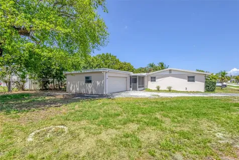 27 Robalo Court North Palm Beach FL 33408