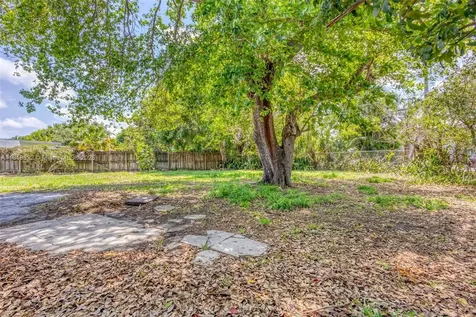 27 Robalo Court North Palm Beach FL 33408