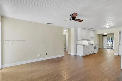 27 Robalo Court North Palm Beach FL 33408