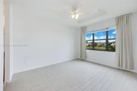 704 NE 193rd Street Miami FL 33179