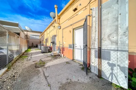 363 E 1st Avenue Miami FL 33010