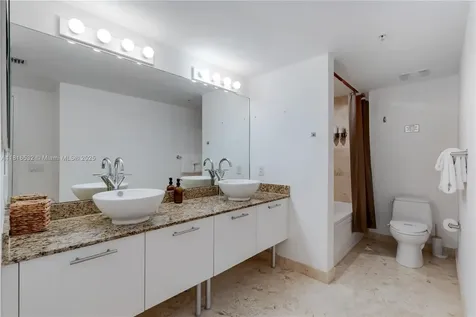 41 SE 5th Street Miami FL 33131