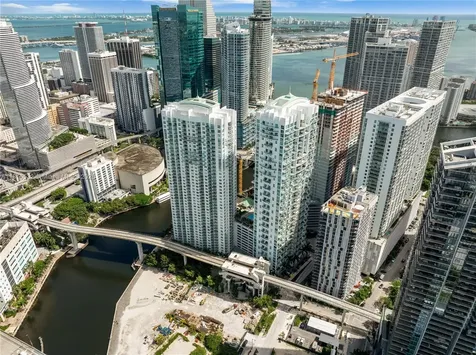 41 SE 5th Street Miami FL 33131
