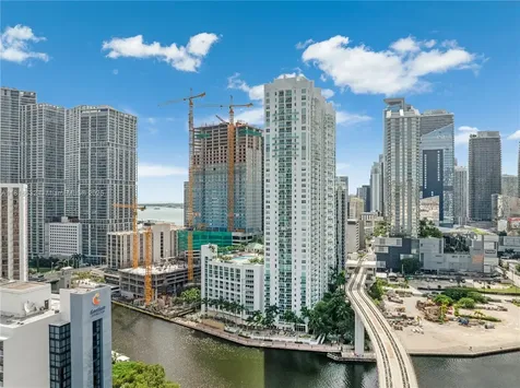 41 SE 5th Street Miami FL 33131