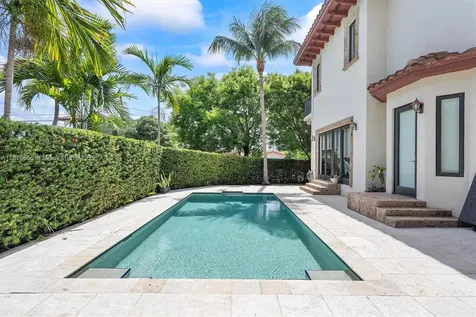 18825 N Bay Road Sunny Isles Beach FL 33160