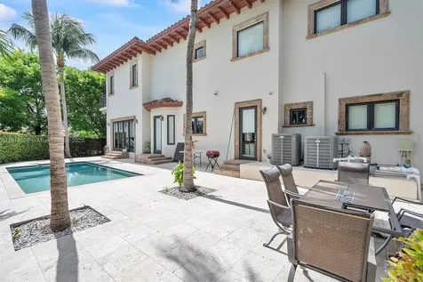 18825 N Bay Road Sunny Isles Beach FL 33160