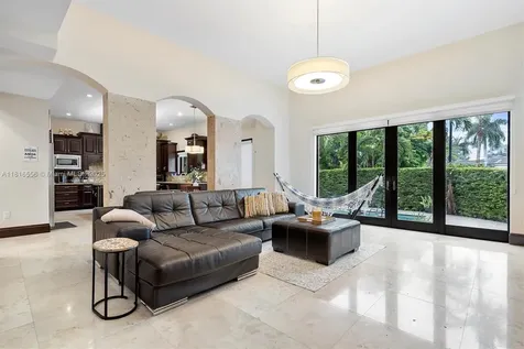18825 N Bay Road Sunny Isles Beach FL 33160