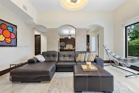 18825 N Bay Road Sunny Isles Beach FL 33160
