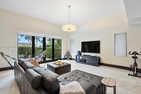 18825 N Bay Road Sunny Isles Beach FL 33160