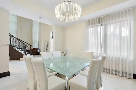 18825 N Bay Road Sunny Isles Beach FL 33160