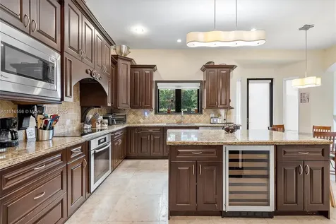 18825 N Bay Road Sunny Isles Beach FL 33160