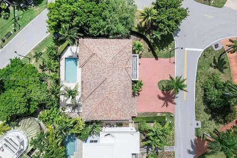 18825 N Bay Road Sunny Isles Beach FL 33160