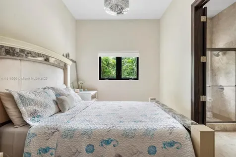 18825 N Bay Road Sunny Isles Beach FL 33160