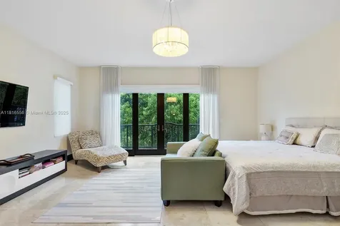 18825 N Bay Road Sunny Isles Beach FL 33160