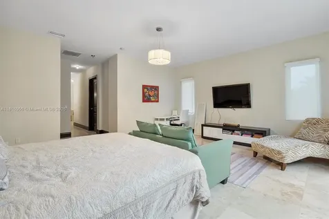 18825 N Bay Road Sunny Isles Beach FL 33160