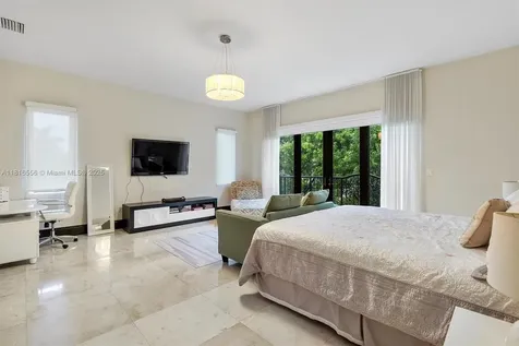 18825 N Bay Road Sunny Isles Beach FL 33160