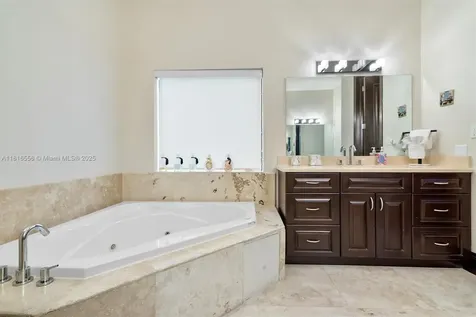 18825 N Bay Road Sunny Isles Beach FL 33160