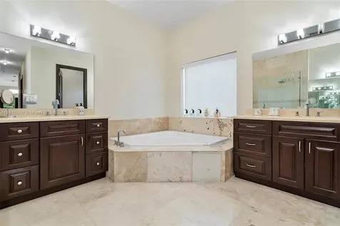 18825 N Bay Road Sunny Isles Beach FL 33160