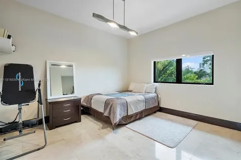 18825 N Bay Road Sunny Isles Beach FL 33160