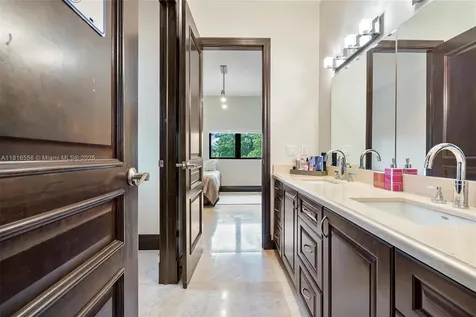 18825 N Bay Road Sunny Isles Beach FL 33160
