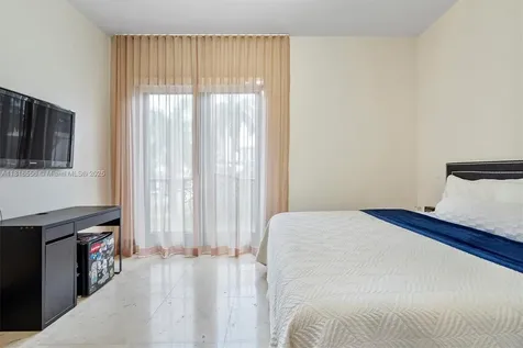 18825 N Bay Road Sunny Isles Beach FL 33160