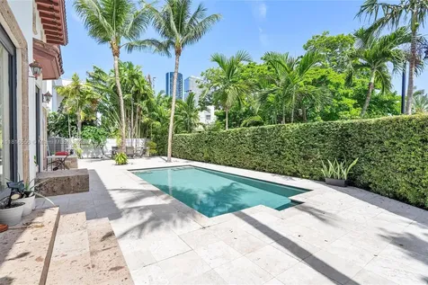 18825 N Bay Road Sunny Isles Beach FL 33160