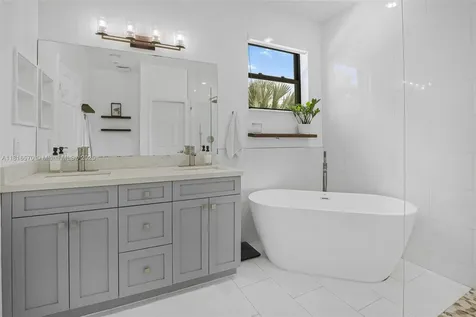 628 SE 37th Place Homestead FL 33033