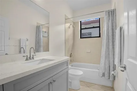 628 SE 37th Place Homestead FL 33033