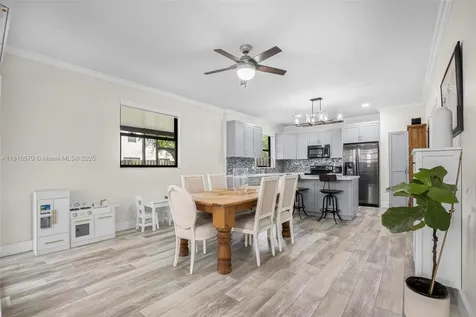 628 SE 37th Place Homestead FL 33033