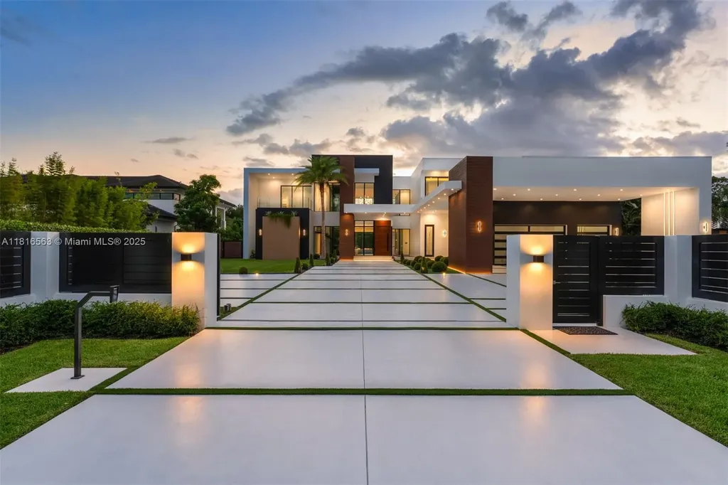 6900 SW 72nd Court Miami FL 33143