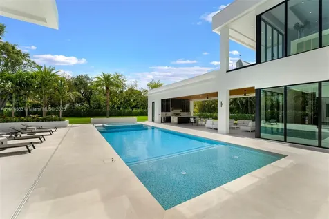 6900 SW 72nd Court Miami FL 33143