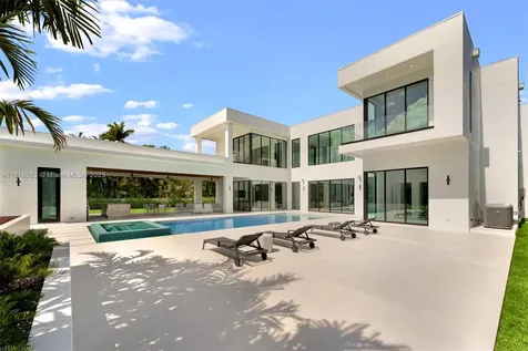 6900 SW 72nd Court Miami FL 33143