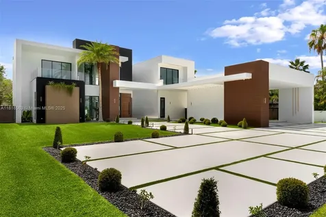 6900 SW 72nd Court Miami FL 33143