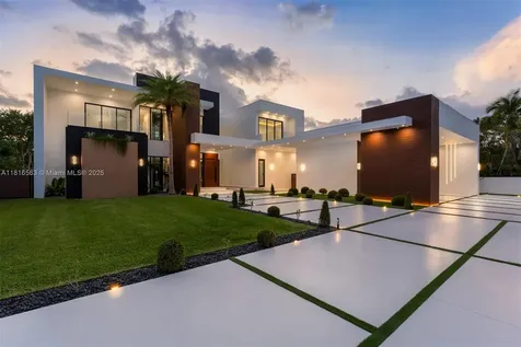 6900 SW 72nd Court Miami FL 33143