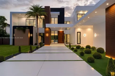 6900 SW 72nd Court Miami FL 33143