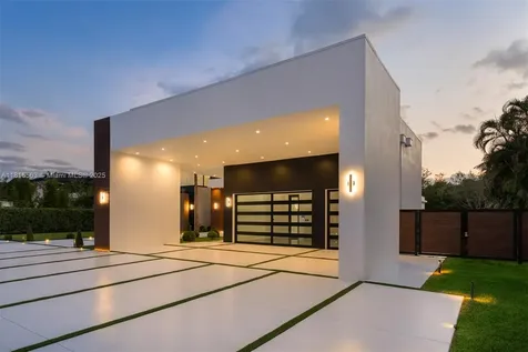 6900 SW 72nd Court Miami FL 33143