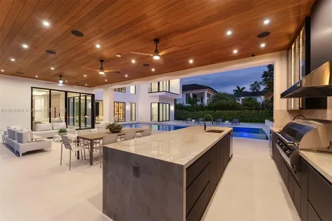 6900 SW 72nd Court Miami FL 33143