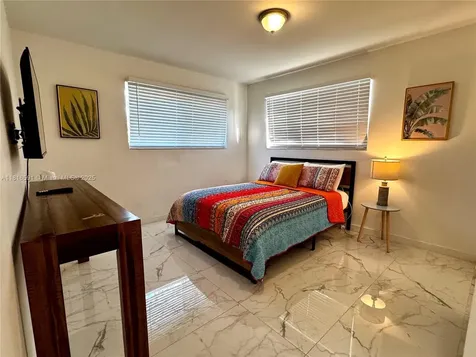 1012 SW 3rd Avenue Hallandale Beach FL 33009