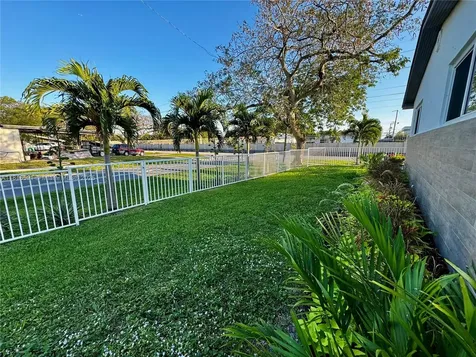 1012 SW 3rd Avenue Hallandale Beach FL 33009