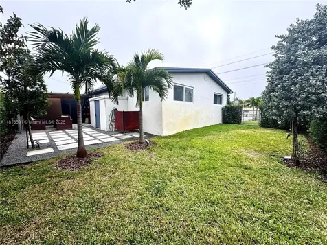 1012 SW 3rd Avenue Hallandale Beach FL 33009