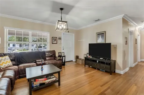 1110 Falcon Avenue Miami Springs FL 33166