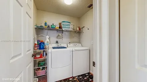 2552 SE 7th Court Homestead FL 33033