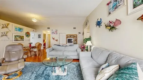 2552 SE 7th Court Homestead FL 33033