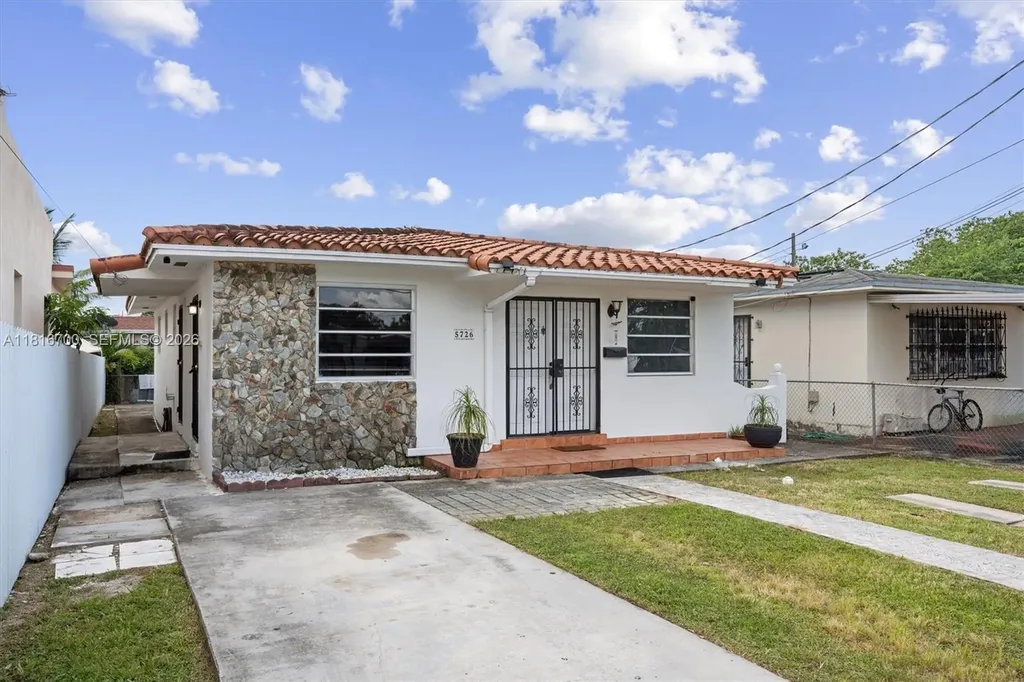 5726 SW 20th Street Miami FL 33155