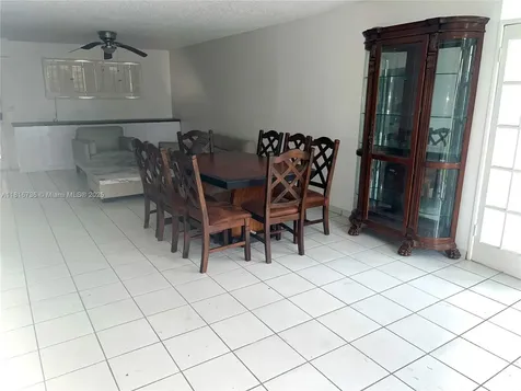 9820 S Hollybrook Lake Drive Pembroke Pines FL 33025