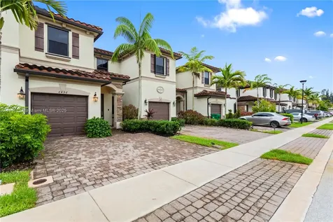 6496 S Anise Court Davie FL 33314
