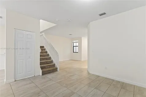 6496 S Anise Court Davie FL 33314